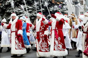 New Year parade of Father Frosts