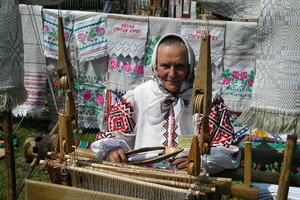 Рэгіянальнае свята-конкурс майстроў ткацтва «Матчыны кросны»