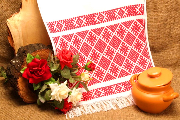 Folklore holiday «Тhe ornaments on the woven towel remind us of our home» 
