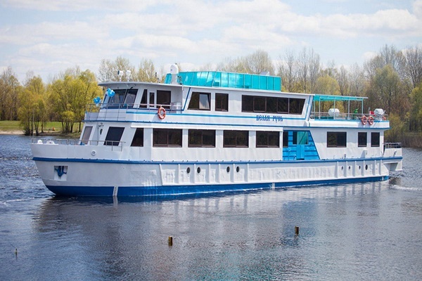 The first cruise boat in Belarus