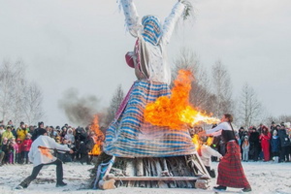 Maslenitsa 2021 at the Museum of Folk Architecture and Life in Strochitsy