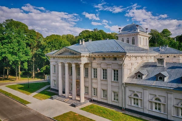 Nineteenth century ball in the Bulgakov palace and park ensemble in Zhilichy