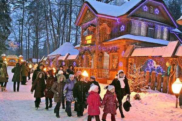 Зимняя ярмарка-фестиваль в Поместье белорусского Деда Мороза